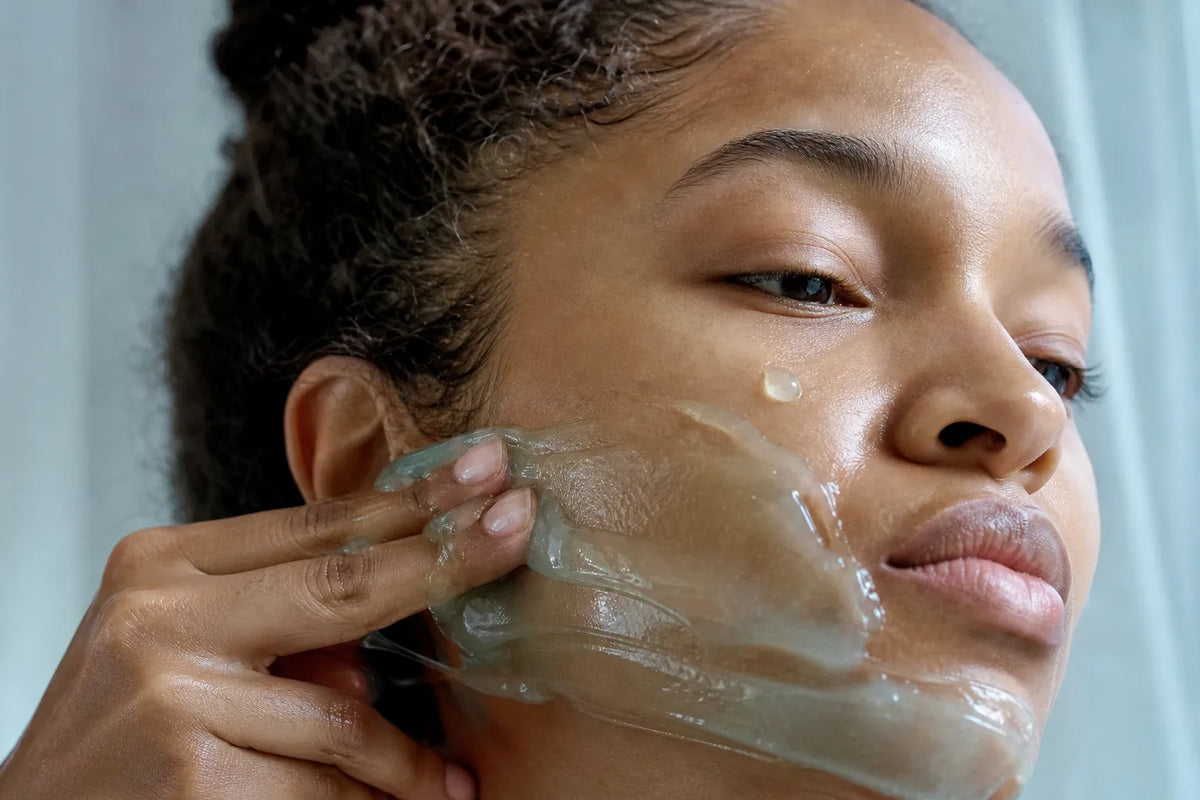 Sea moss gel mask für strahlende, gepflegte haut